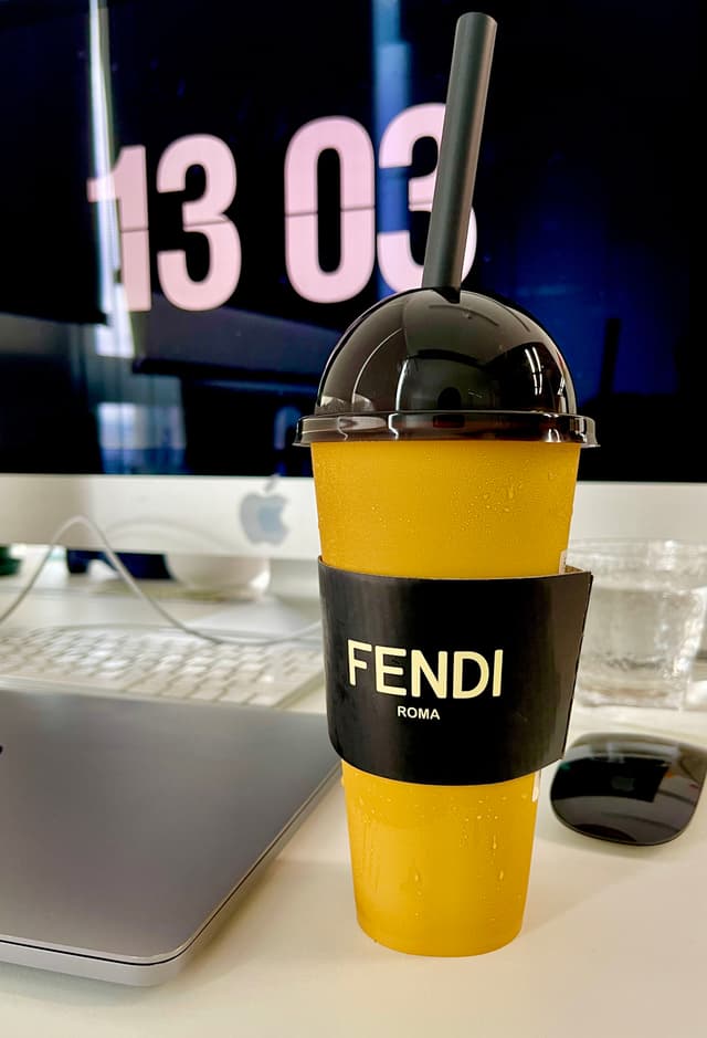 喜茶与FENDI联名